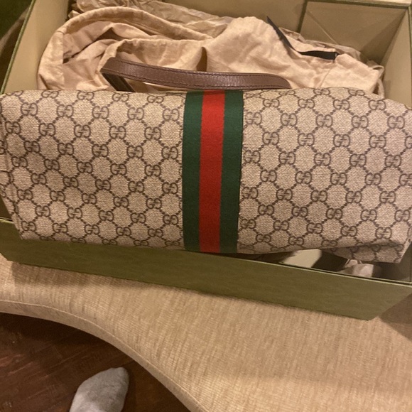 Gucci - Picture 2 of 5